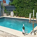 Lido 145 M2 With Pool * 크르니카